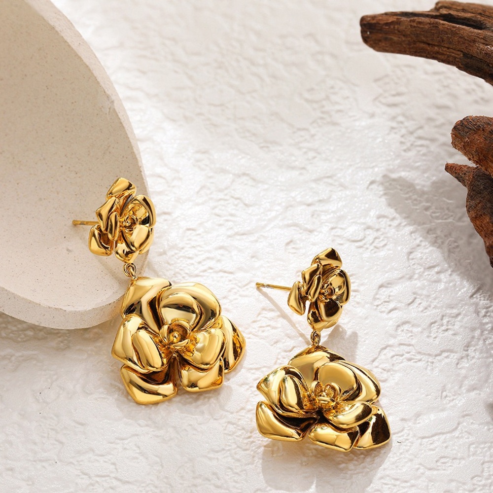 Gold Rose Drop Earrings*18K Gold Plated Floral Earrings*Vintage Inspired - Picture 5 of 9